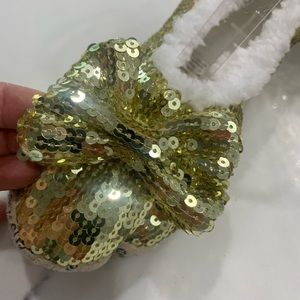 Snoozies Ballerina Bling Gold Shine‎ Women’s Sequence Slippers. Size Medium